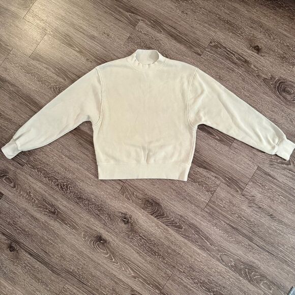 Alo Sweatshirt - Picture 1 of 6